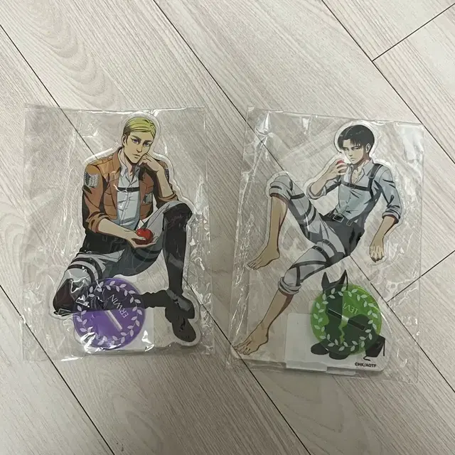 (초희귀) 진격의거인 리바이 엘빈 사과 아크릴스탠드