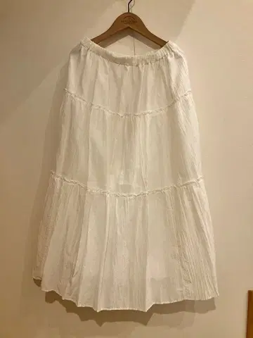 새상품급 Yuni 플레어 롱 스커트 F 화이트 총길이 82