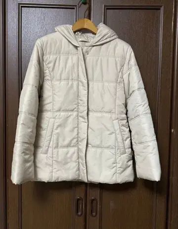 새상품급 크로커다일 베이지 다운 자켓 코트 M