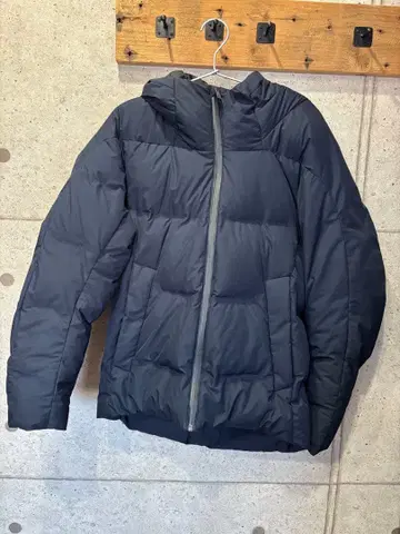 UNIQLO 네이비 후드 부착 다운 자켓