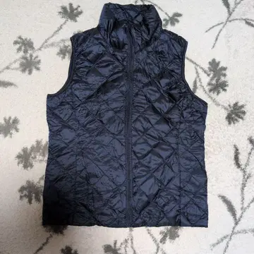 [ 새상품급 ] 유니클로 울트라 라이트 다운 베스트 여성용 네이비