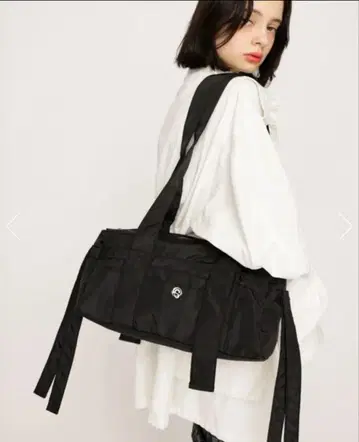 새상품급 SLY 메탈 로고 보스턴 백 블랙