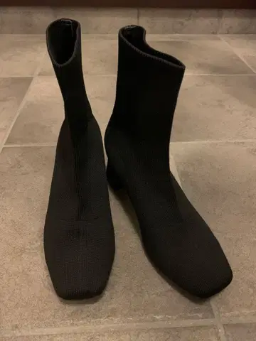 블랙 니트 숏부츠