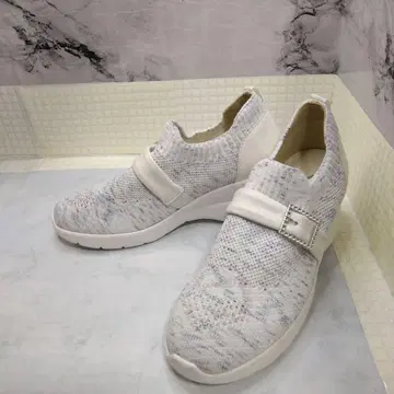 화이트 계열 라메 니트 수축 편안함 스니커즈 높이 6cm 힐