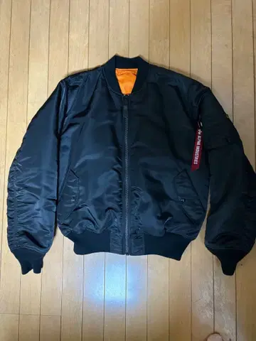ALPHA INDUSTRIES MA-1 플라이트 자켓 블랙