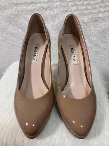 [ 한 번 착용 새상품급 ] DIANA 베이지 하이힐 24cm