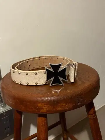 아이언 크로스 스터드 벨트 y2k