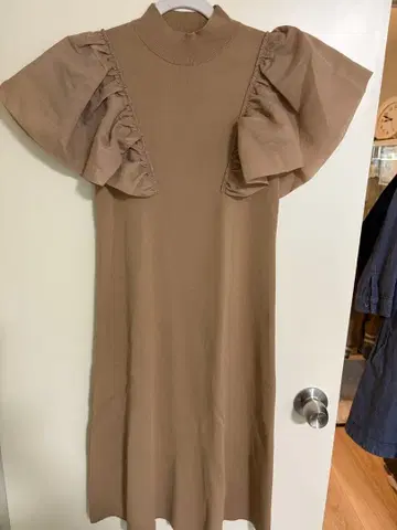 CELFORD 베이지 프릴 소매 롱 원피스 36