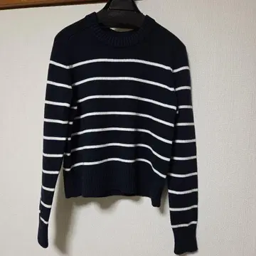 네이비와 화이트 스트라이프 니트 S 사이즈