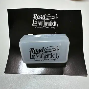 Travis Japan 라이트 팔찌