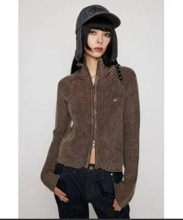 lagua gem METAL MOTIF ZIP 니트