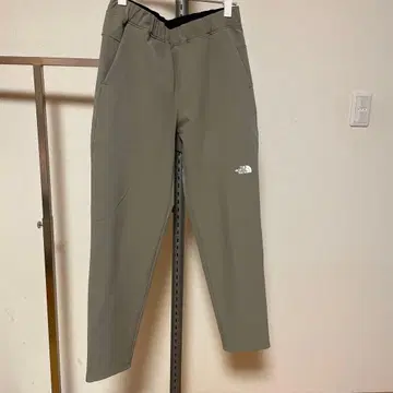 한 번 착용 THE NORTH FACE 캐주얼 팬츠 올리브 그린