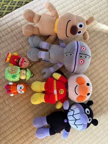 호빵맨 봉제 인형과 피규어 세트