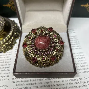 W. GERMANY 서독일제 앤티크 브로치 자수정