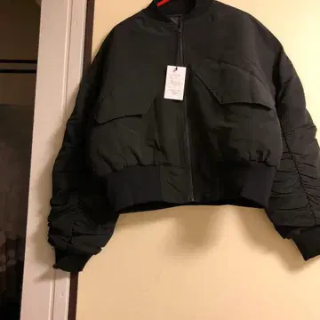 블랙 MA-1 자켓 숏