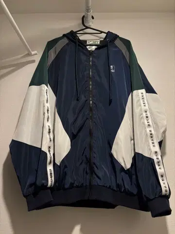 계속 한밤중이면 좋을 텐데 후드 부착 자켓 (세탁기 부착) L