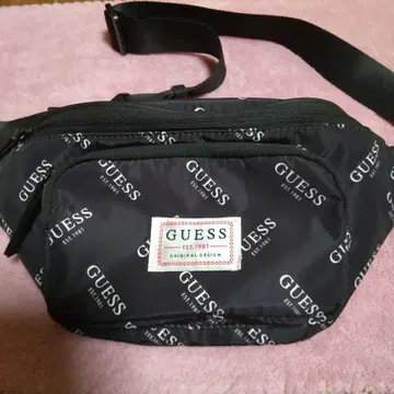 [ 미사용 새상품 ] GUESS 웨스트 파우치 블랙