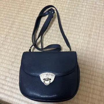 엠마누엘 웅가로 블랙 숄더백