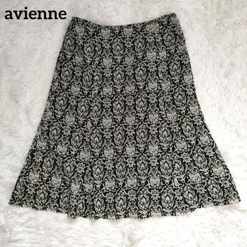아비엔느 플레어 스커트 꽃무늬 다마스크 무늬 화이트 블랙 고급 L
