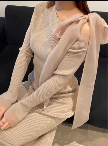 숄더 리본 비대칭 니트 원피스 snidel 핑크 베이지