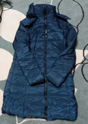 [ 새상품 ] 다크 블루 후드 부착 다운 자켓 LL