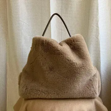 비올라돌로 에코 퍼 베이지 숄더백