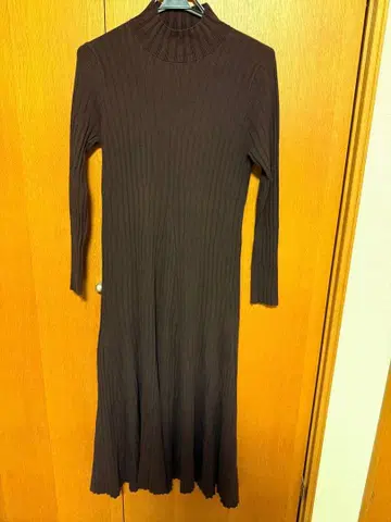 [ 2 ] 아르페쥬 스토리 리브 니트 원피스 다크 브라운