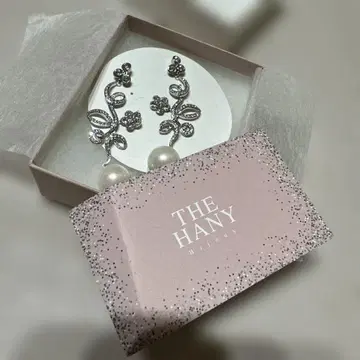 THE HANY 양쪽 귀걸이 정가의 반값!