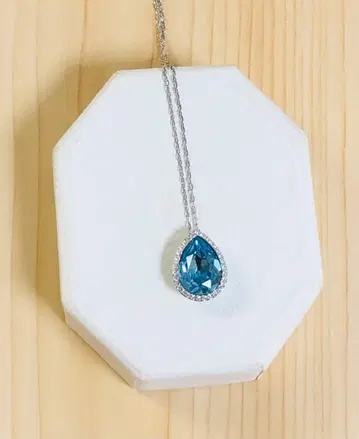 새상품급 스와로브스키 Travel EXCLUSIVE 스카이블루 목걸이