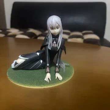 리제로 에키드나 피규어