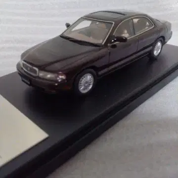 SENTIA 다크 브라운 미니카 1/43