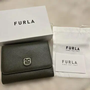 FURLA 카키 3단 폴더형 지갑