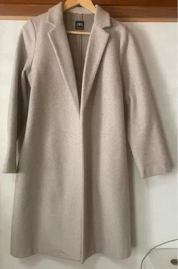 ZARA 베이지 롱 코트