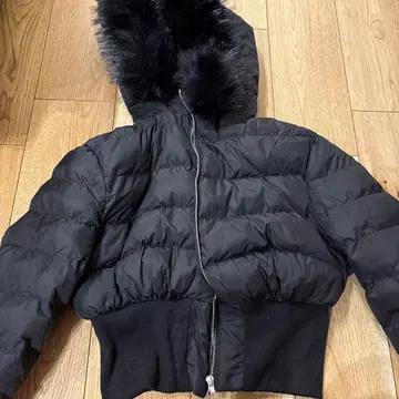 블랙 후드 부착 다운 자켓 L 사이즈