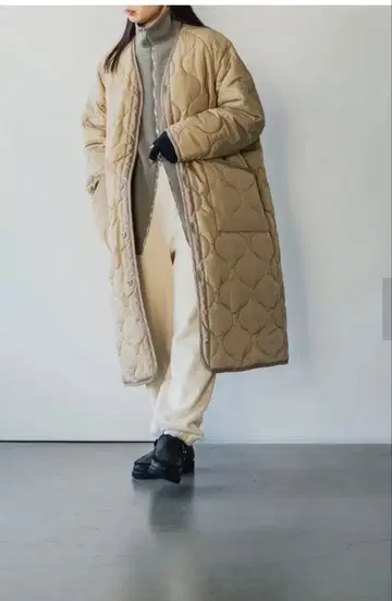 HYKE 퀼팅 라이너 코트 베이지