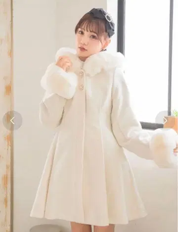 최종 가격 인하 로지타 코트 화이트 Rojita