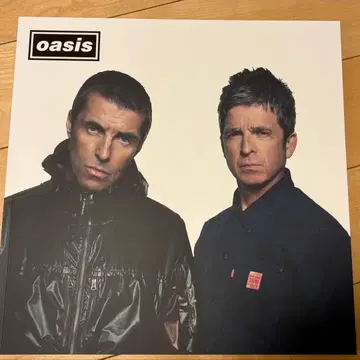 Oasis Live '25 투어 팜플렛