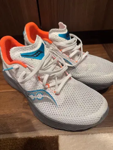 Saucony 킨바라 14