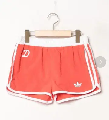 adidasoriginals 레드 하이웨스트 숏팬츠