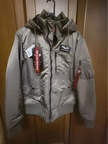 ALPHA 후드 부착 블루종