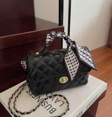 숄더백 블랙 스카프