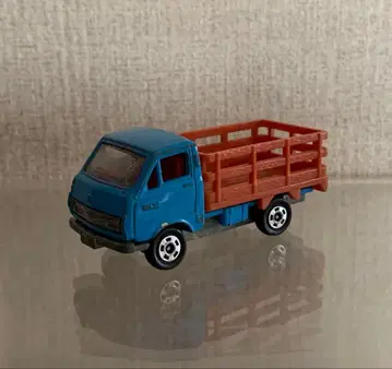 구형 토미카 도요타 하이에이스 트럭 일본제