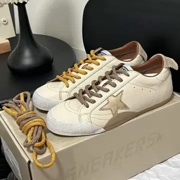 새상품 GOLDEN GOOSE GGDB 빈티지 화이트 얇은 밑창 스니커즈