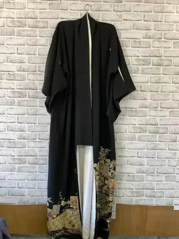 블랙 꽃무늬 자수 롱 코트