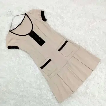 [나넷 레포] (M) 파이핑 넥 걸리시 원피스 플리츠 반팔