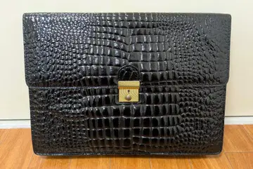 [ 클러치백 ] 천연 가죽 악어 엠보싱 열쇠 포함