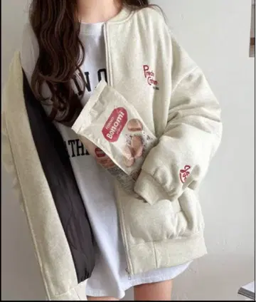 로고 자수 MA-1풍 맨투맨 블루종