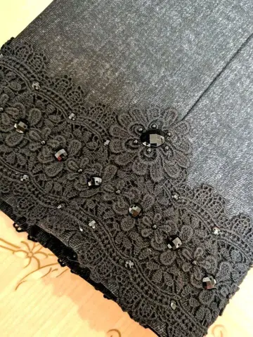 슈퍼 뷰티 스트레치 팬츠 속기모 밑단 자수 레이스 플라워 모티브