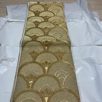 골드 컬러 부채꼴 무늬 후쿠로 오비