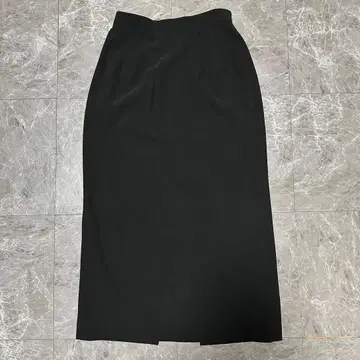 블랙 타이트 스커트 버튼 포함 g20